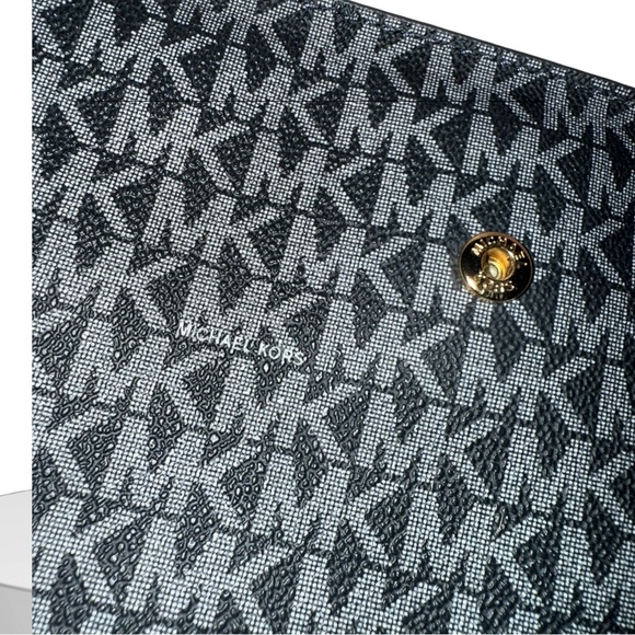 The Limited Edition Graphite/Grey Michael Kors Eva Tote with Coordinated Pouch! - Picture 12 of 15